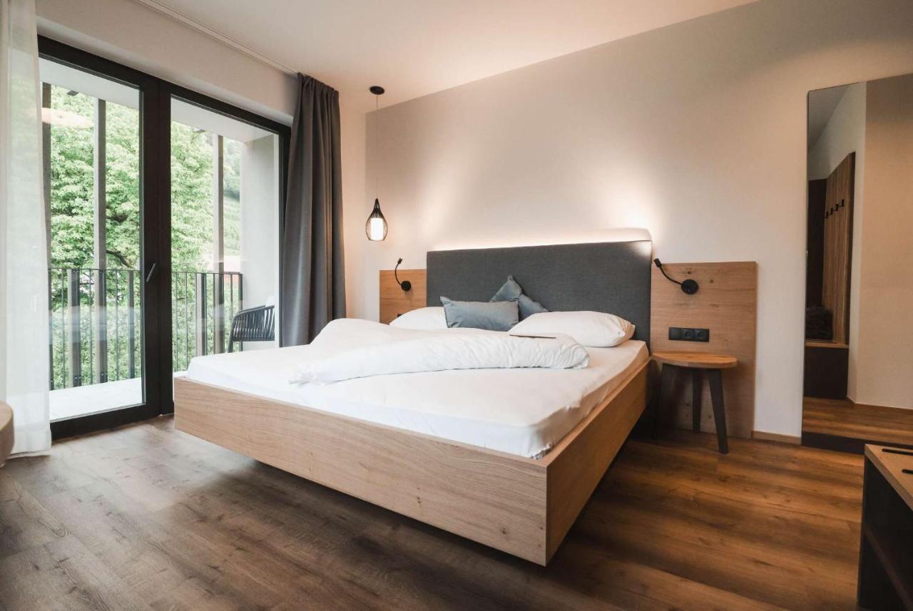 Guesthouse Karnatsch Parcines Eksteriør bilde