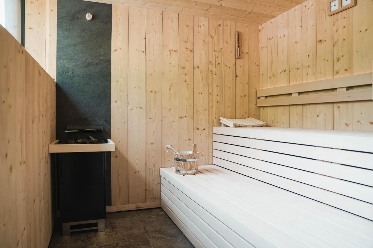 Guesthouse Karnatsch Parcines Eksteriør bilde