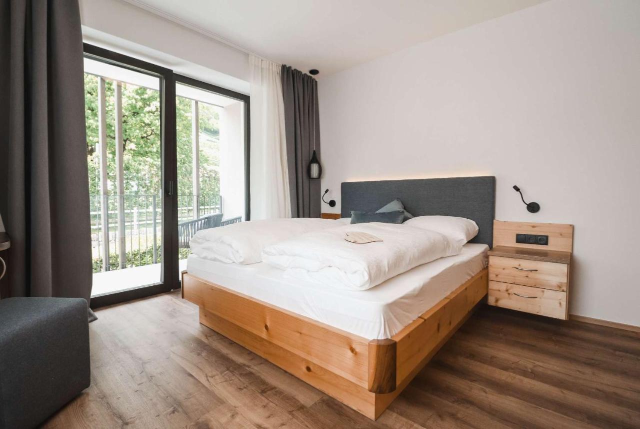 Guesthouse Karnatsch Parcines Eksteriør bilde