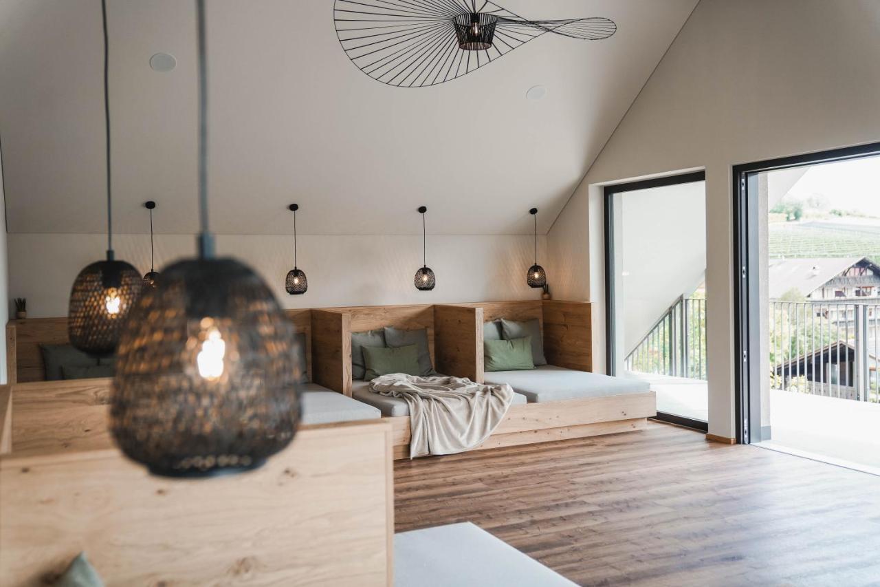 Guesthouse Karnatsch Parcines Eksteriør bilde