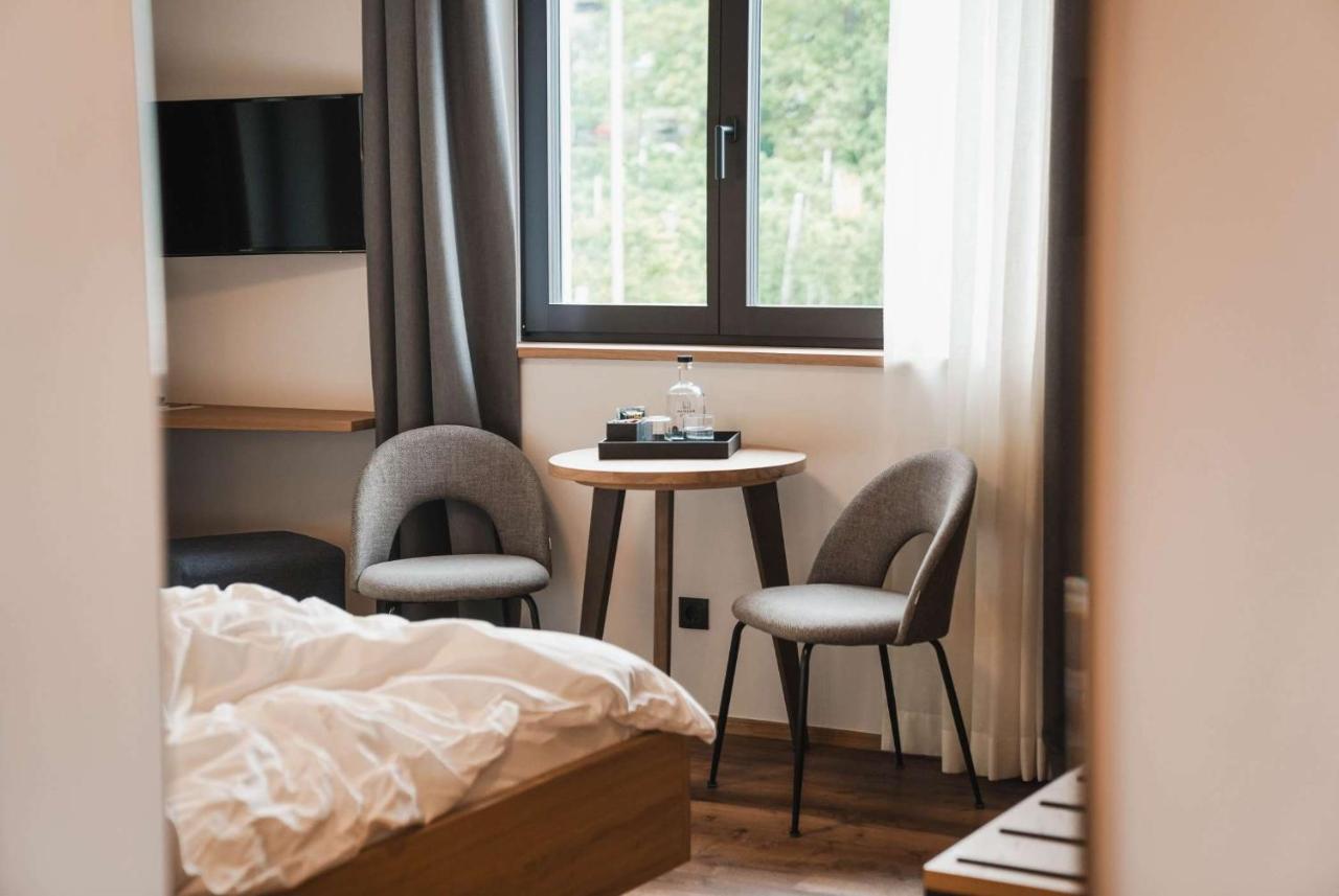 Guesthouse Karnatsch Parcines Eksteriør bilde